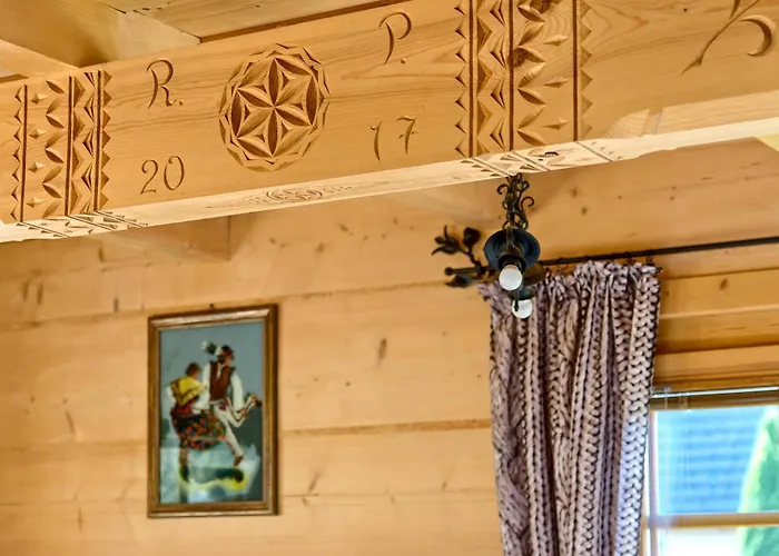 Goralskie Bacowki Z Widokiem Na Giewont